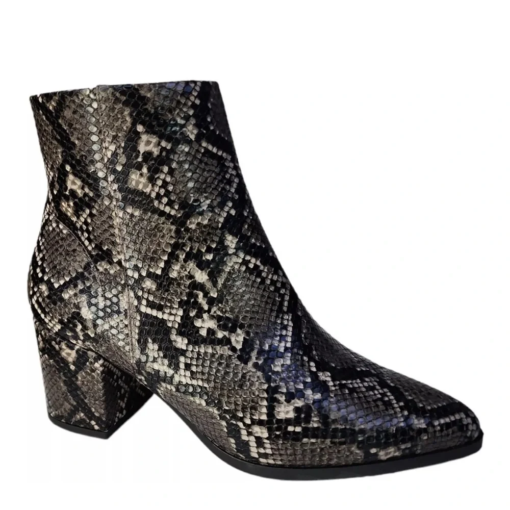 💕 Women’s Madden Girl Snake Skin Print Zippered Ankle Boots w/3” Block Heel